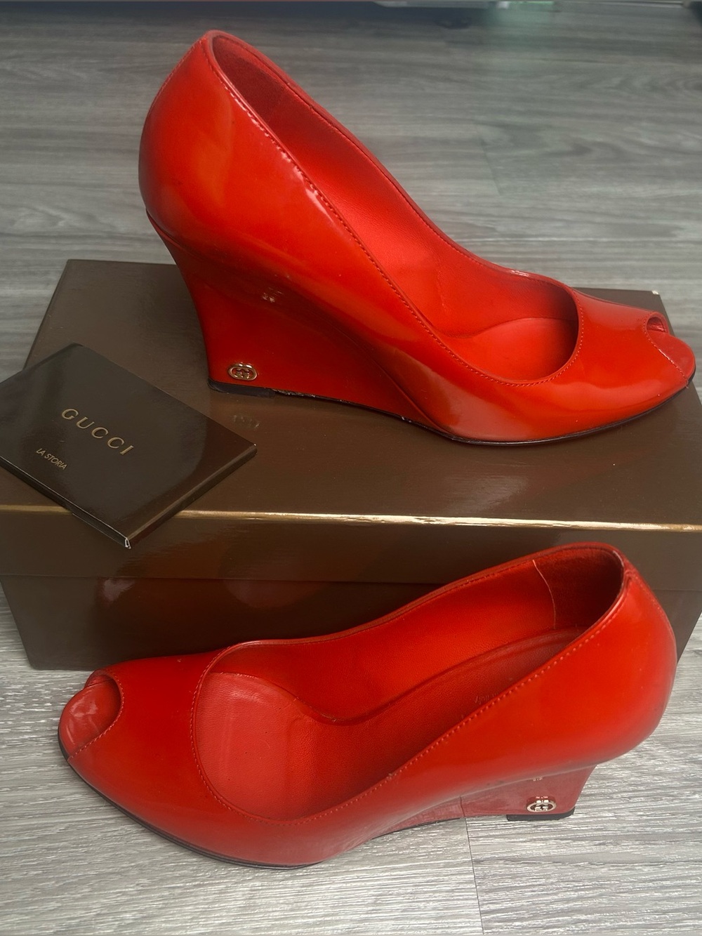Gucci Red Patent Leather Peep Toe Wedge Pumps Heels Size 8 B - Picture 2 of 15